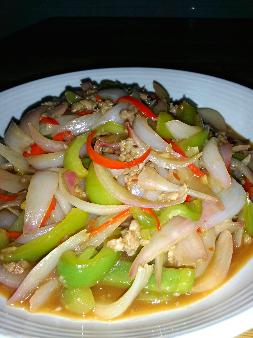 ����е�����