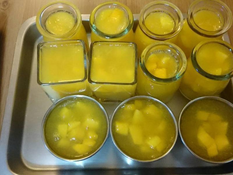 â������������