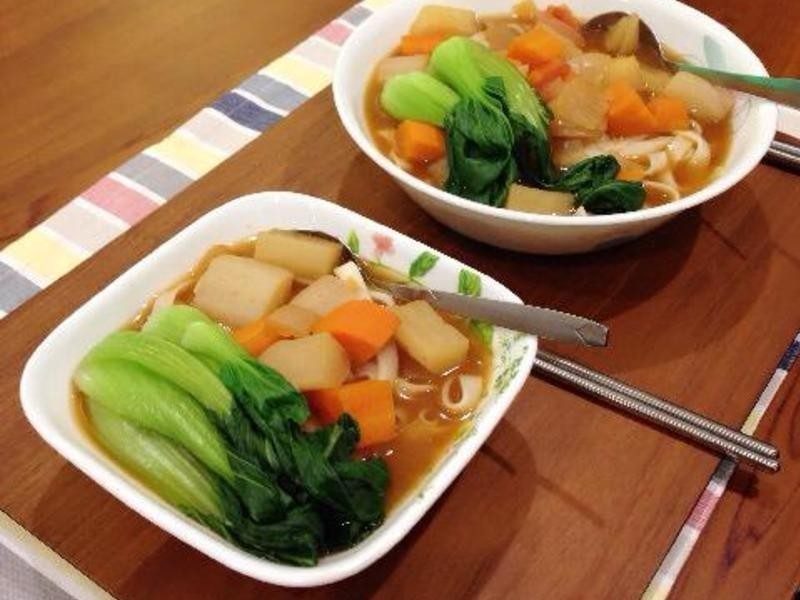 凯萝简易小料理~番茄红烧面(全素)的做法