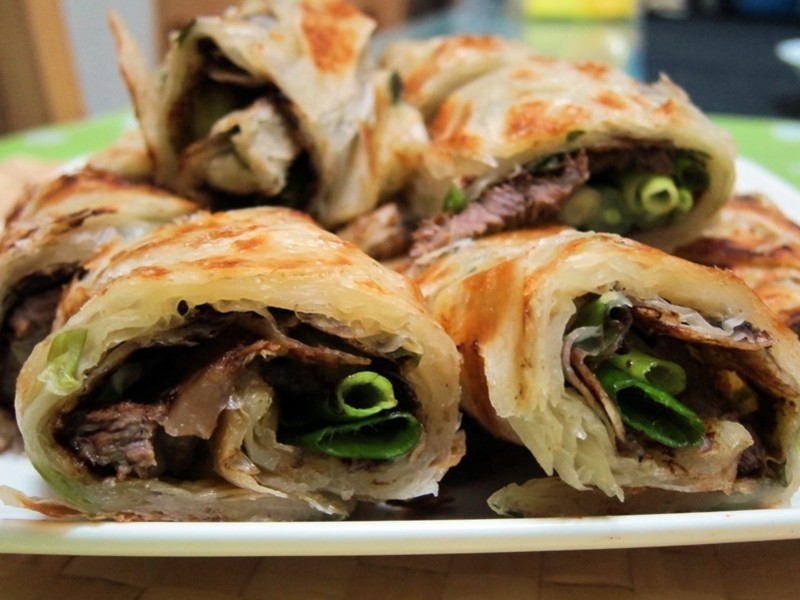 好简单之大饼卷牛肉的做法