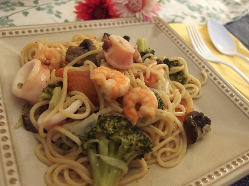 【一锅】完成义大利面 {露营ok}的做法