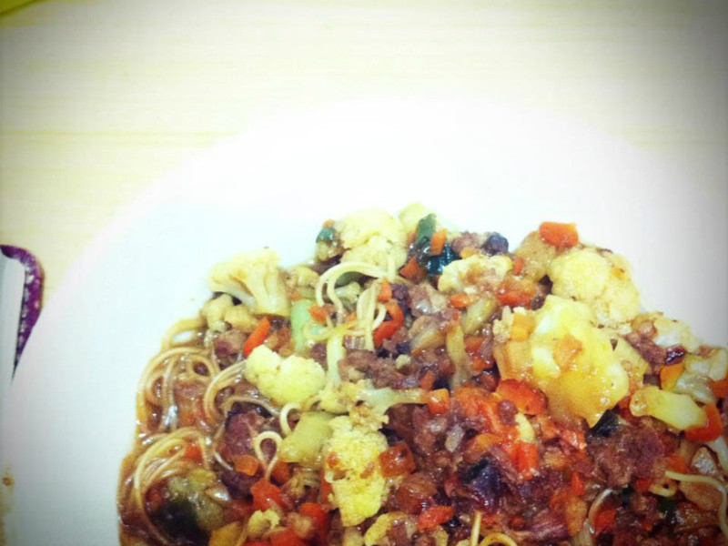 花椰胡萝卜碎肉燥炸酱面线(陨石面线)的做法