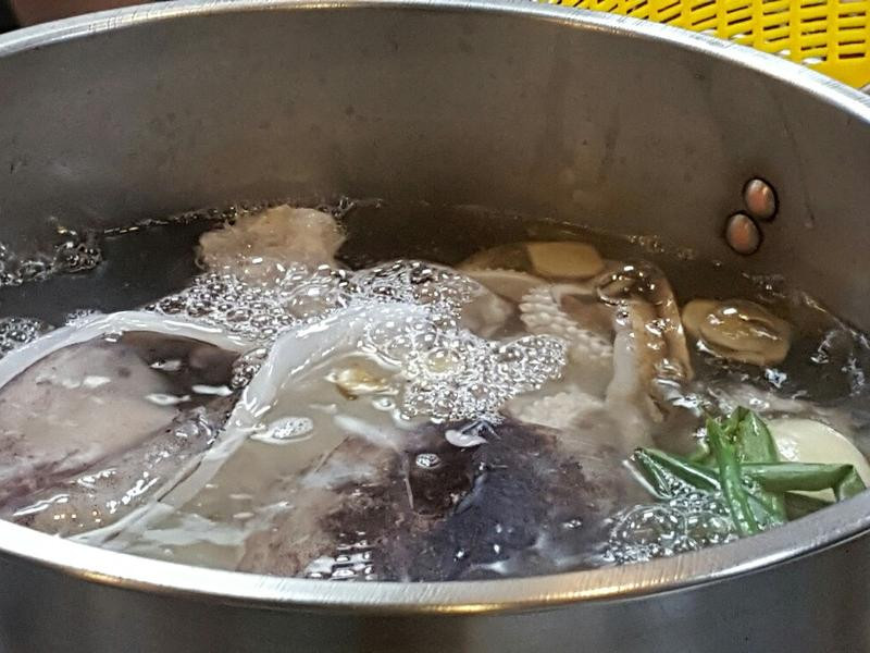 �̠`��˿������