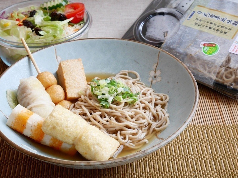 关东煮葱花鲣鱼汤面的做法