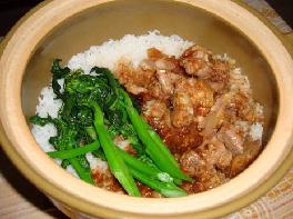 美味腊排煲仔饭的做法