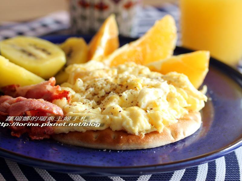 假日早餐~IKEA滑嫩炒蛋的做法