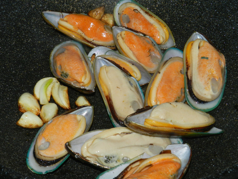 �������~������������