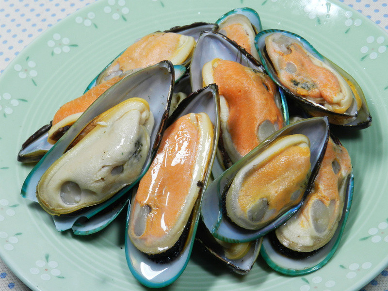 �������~������������