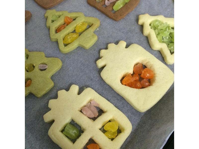 ʥ���ڲ�ɫ�������ɵ�����