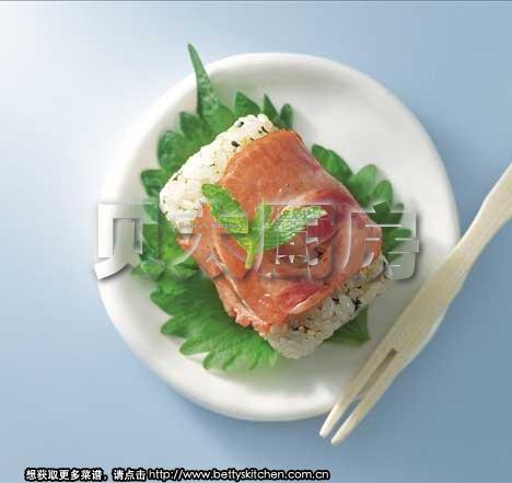 培根香包饭团的做法