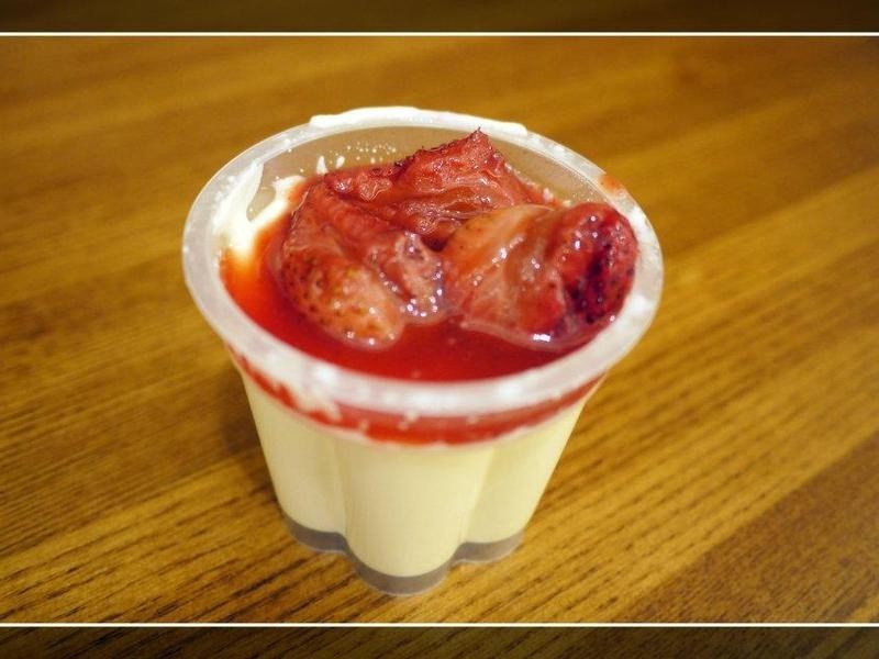 义式草莓乳酪新鲜香草荚鸡蛋手工奶酪的做法