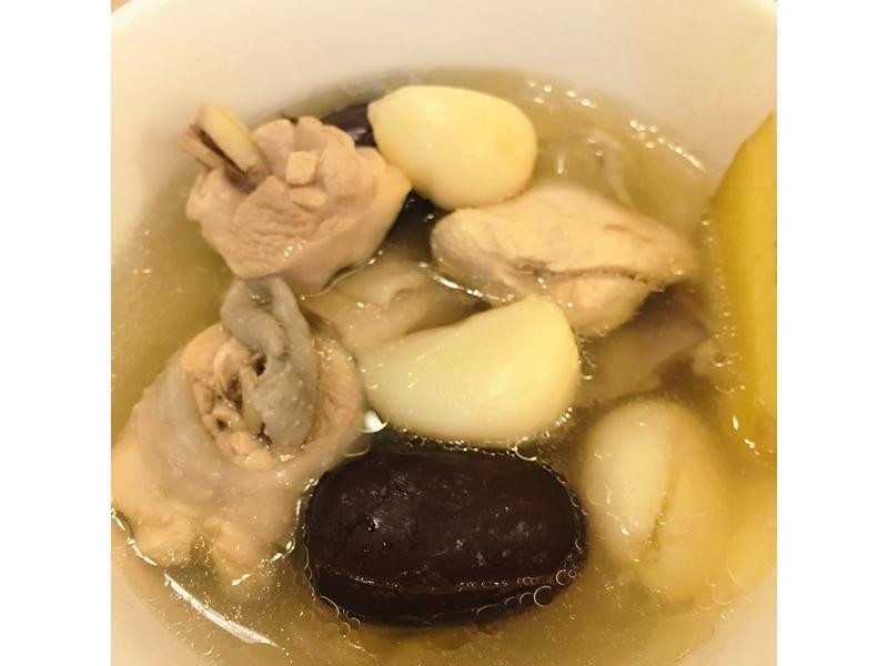 蒜头鸡汤的做法