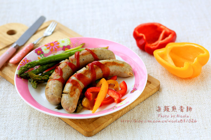 上班族的五分钟能量午餐:茄汁杂蔬煎香肠的做法