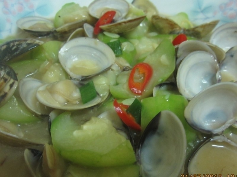 鲜蛤烩丝瓜的做法