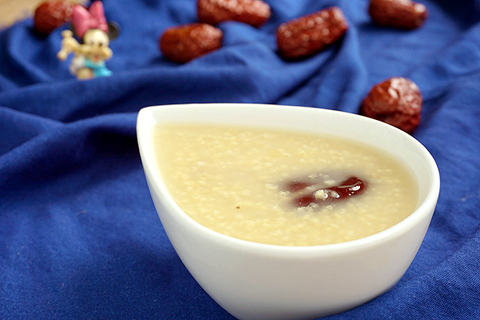 黄芪红枣小米粥的做法