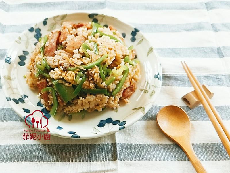 豆瓣香肠炒饭的做法