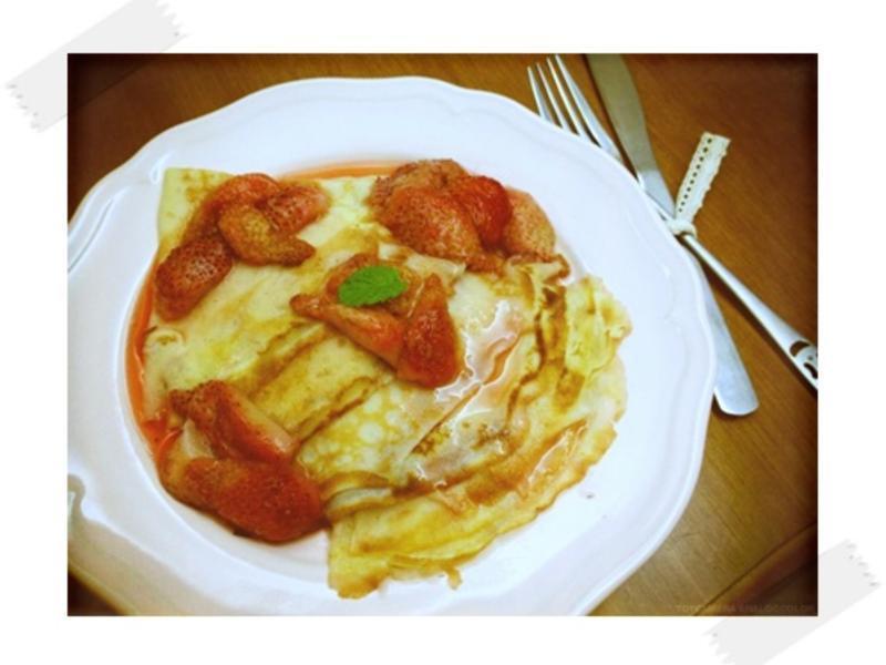 草莓火焰薄饼~~带着粉红迷濛香气!!的做法