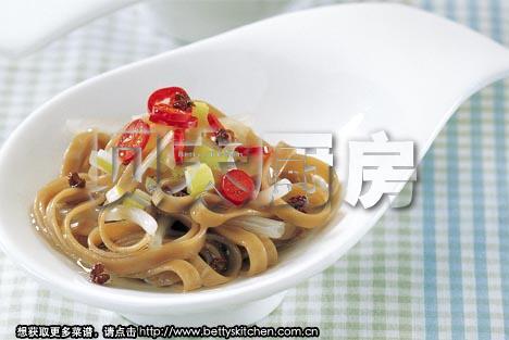 豆芽荞麦面的做法