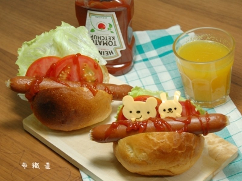 【亨氏蕃茄酱100%纯天然】可爱快速热狗三明治的做法