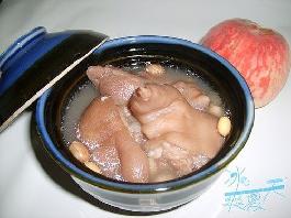 黄豆花生炖猪蹄的做法