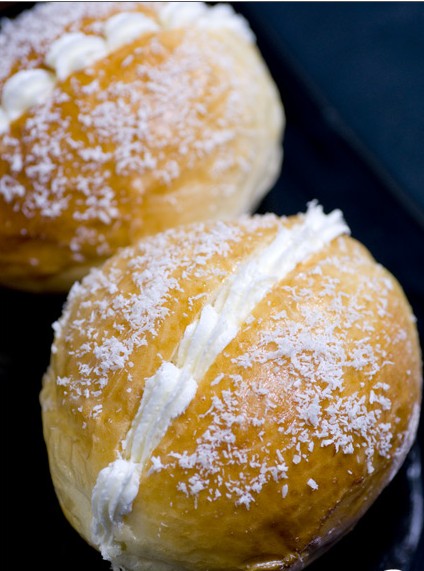 椰丝奶油包的做法