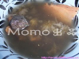 土茯苓芝麻菊花瘦肉汤的做法