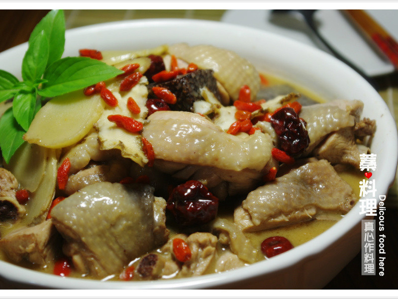 补冬~药膳烧酒鸡的做法