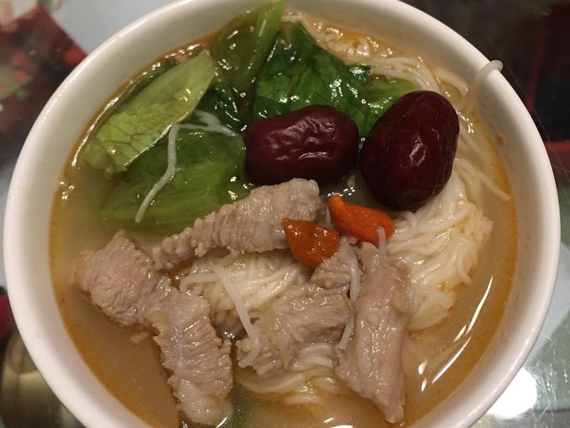 麻油松阪猪肉面线的做法