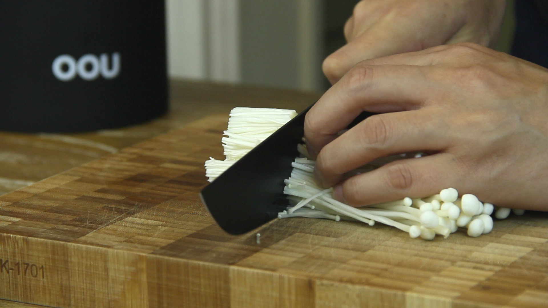 ���׷�˿������