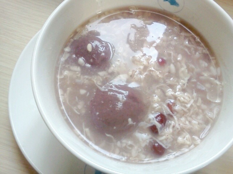 酒酿蛋芝麻汤圆的做法