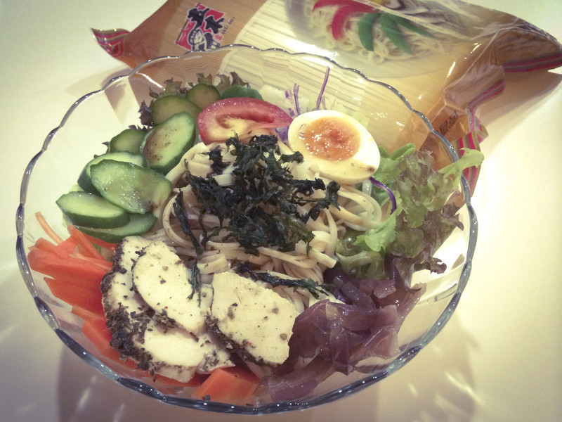 日式凉拌鲜蔬五木冷面的做法