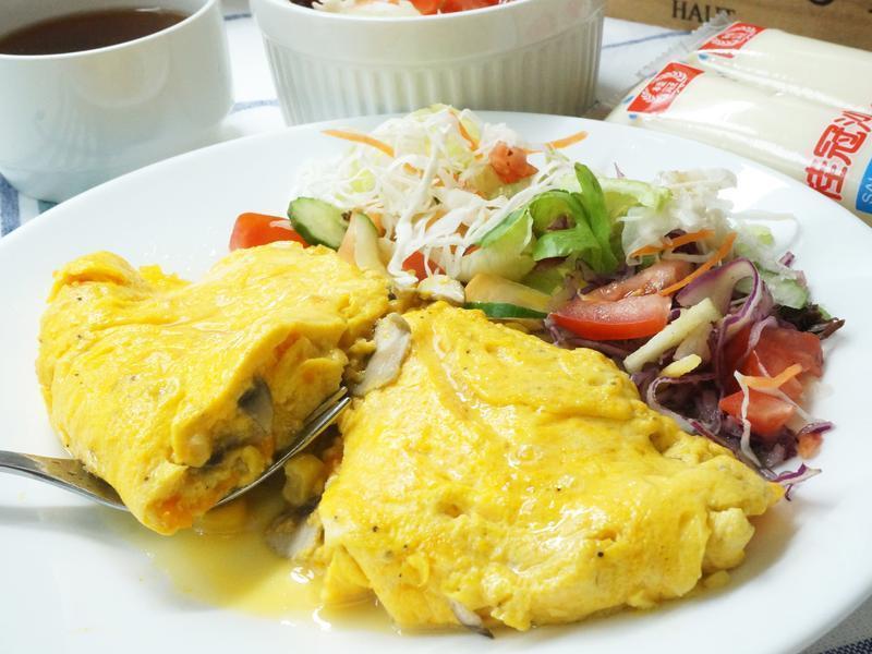 南瓜滑嫩欧姆蛋卷【满分早点X桂冠沙拉】的做法