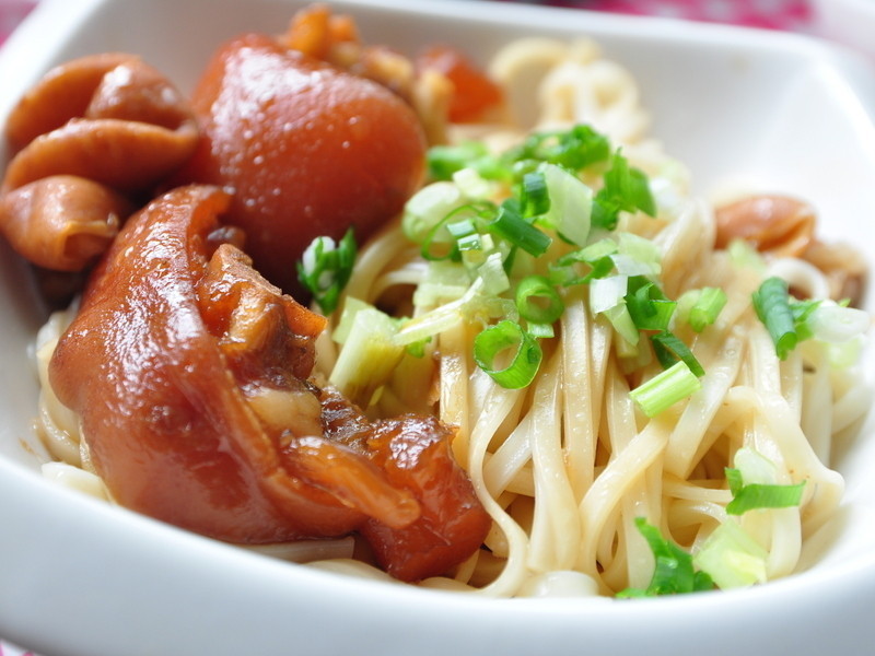 【我与大同的美味料理】醉香绍兴猪脚卤肥肠的做法