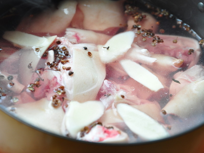 【我与大同的美味料理】醉香绍兴猪脚卤肥肠的做法