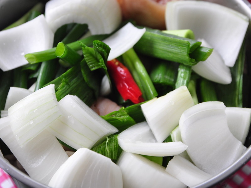 【我与大同的美味料理】醉香绍兴猪脚卤肥肠的做法