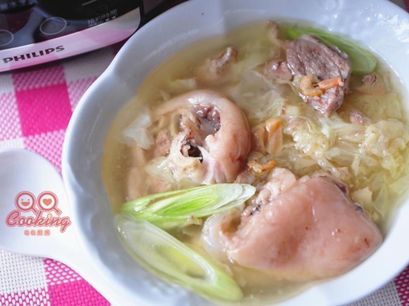 酸白菜炖猪脚的做法