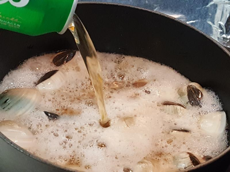 啤酒煮沙白的做法