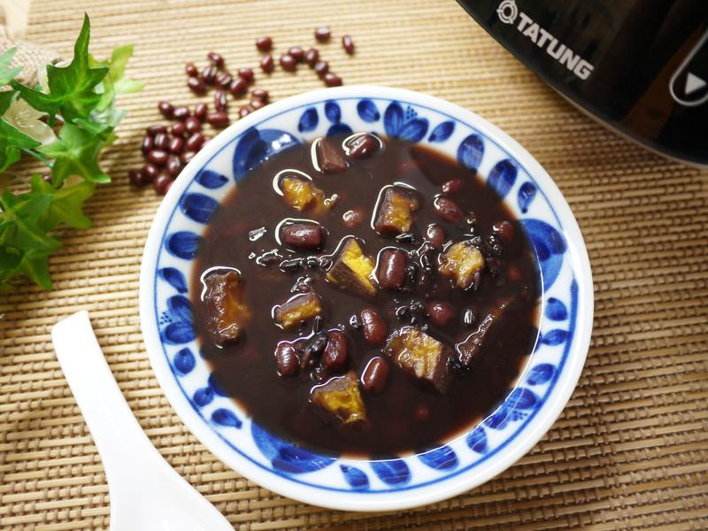 暖胃紫米红豆地瓜汤的做法