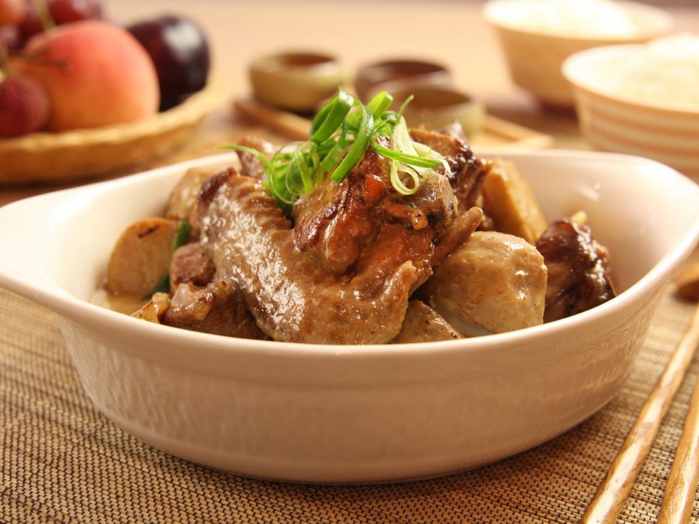 小芋头焖鸭的做法