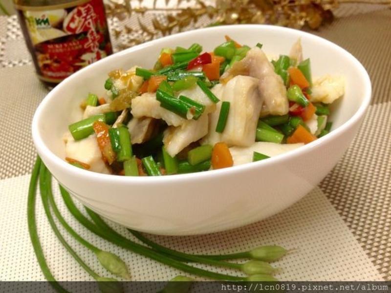 韮菜花酱炒鲷鱼的做法