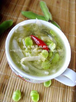 蚕豆酸菜丝粉汤的做法