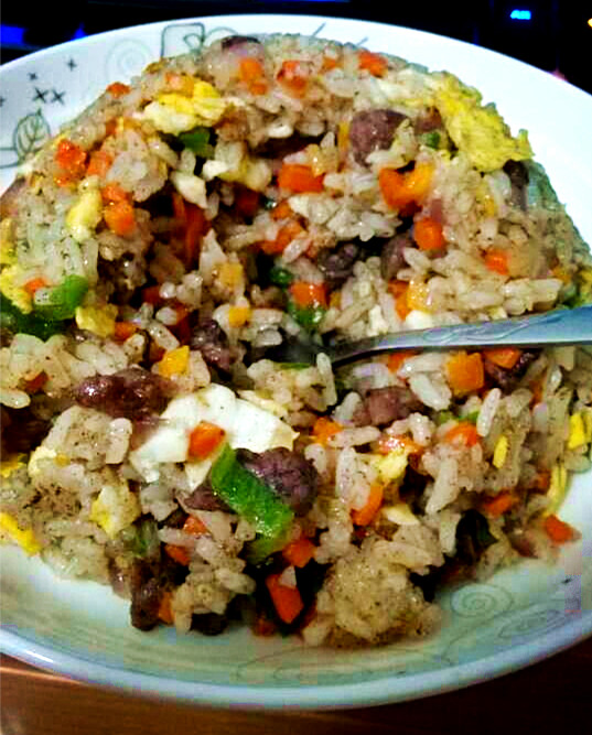 黑椒牛肉蛋炒饭的做法