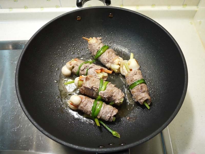 ��ɫţ���������