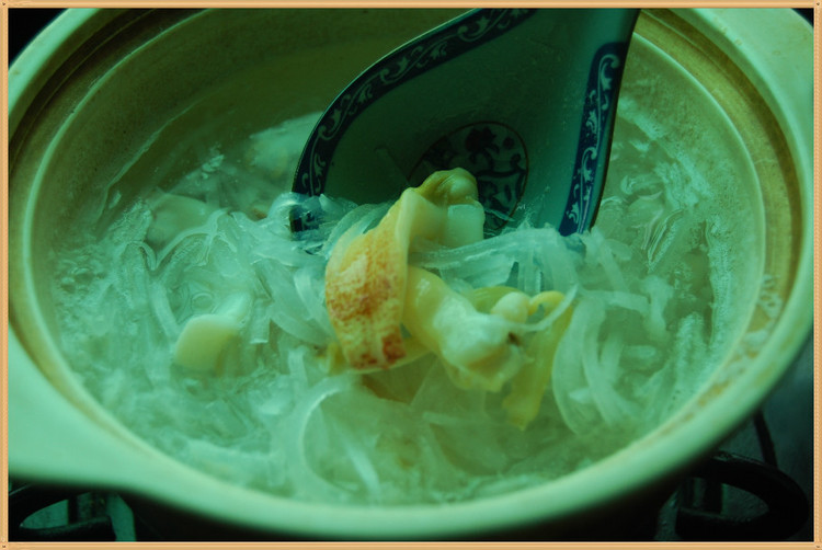 象鼻蚌萝卜丝汤的做法