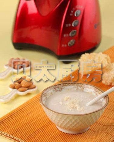 银耳杏仁花生露的做法