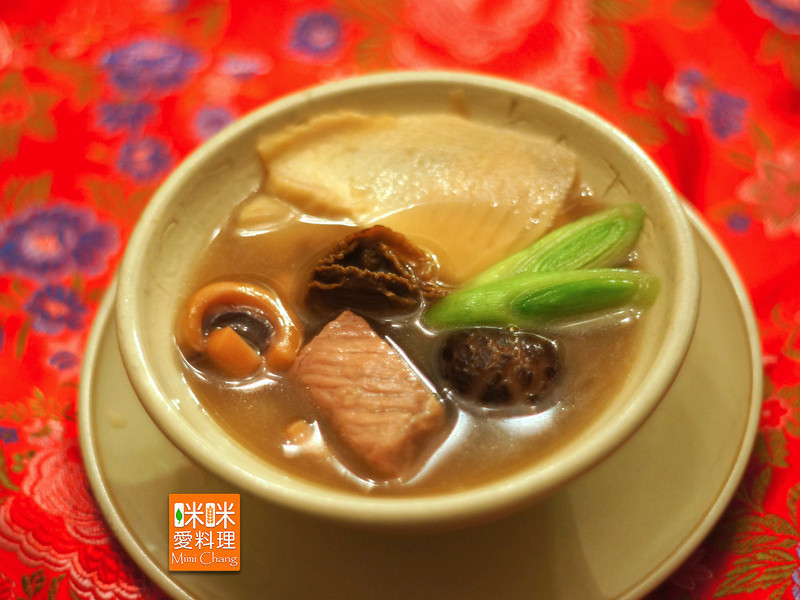 Mimi?冬笋鱿鱼螺肉蒜汤的做法