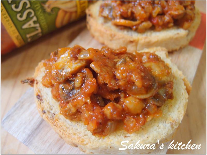 蘑菇肉酱佐面包的做法