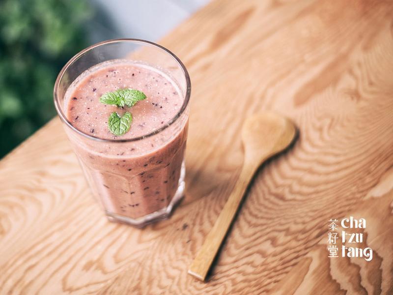 鲜打蜂蜜紫蔬果汁的做法