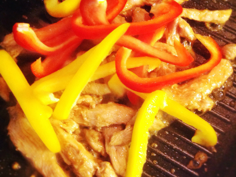 有时候彩椒香柠鸡柳 Pita 饼的做法