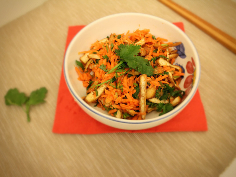 香菜拌胡萝卜豆干的做法